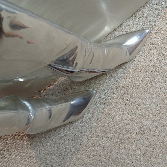Metallic silver thigh high boots size 10 - Picture 4 of 5